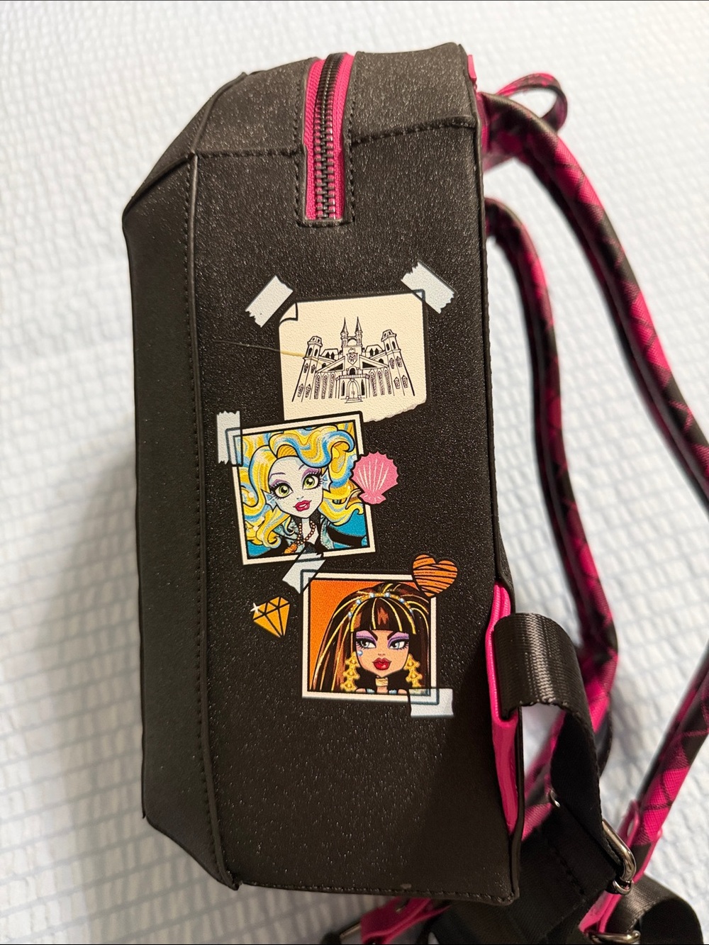 Loungefly Monster High backpack - Picture 3 of 4